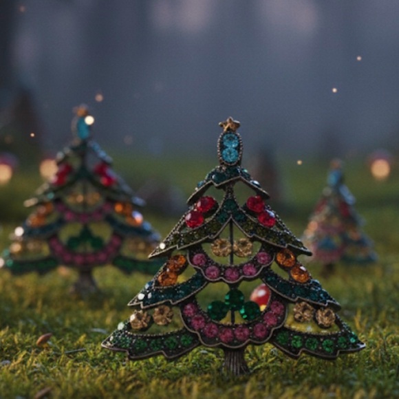 Festive Christmas Tree Brooch with Multicolor Rhinestones - Picture 4 of 4